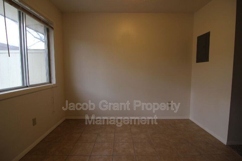 760 Whittier St - Photo 5 of 16