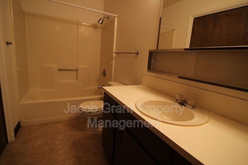 760 Whittier St - Photo 7 of 16