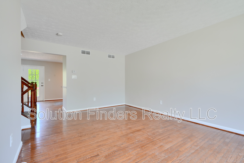 3419 Clairborne Way - Photo 3 of 21