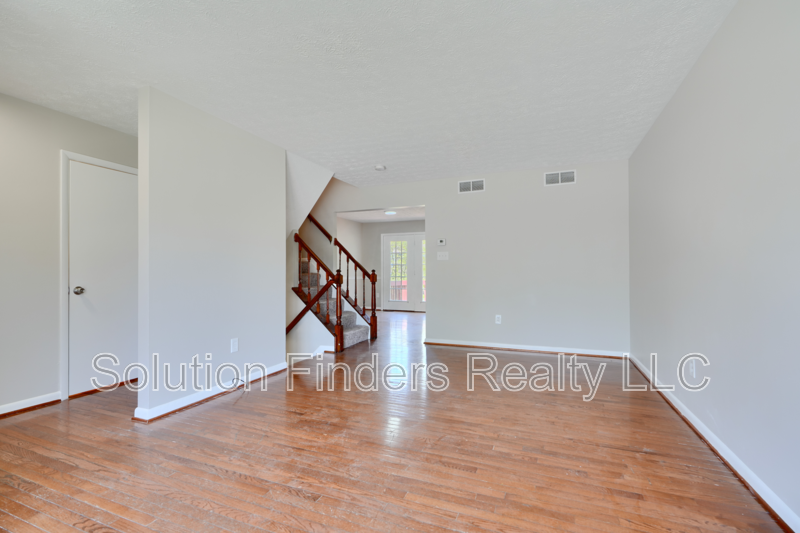 3419 Clairborne Way - Photo 4 of 21