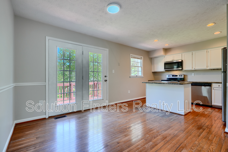 3419 Clairborne Way - Photo 7 of 21