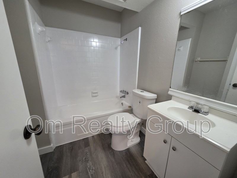 12740 Shannon Hills Dr - Photo 6 of 11
