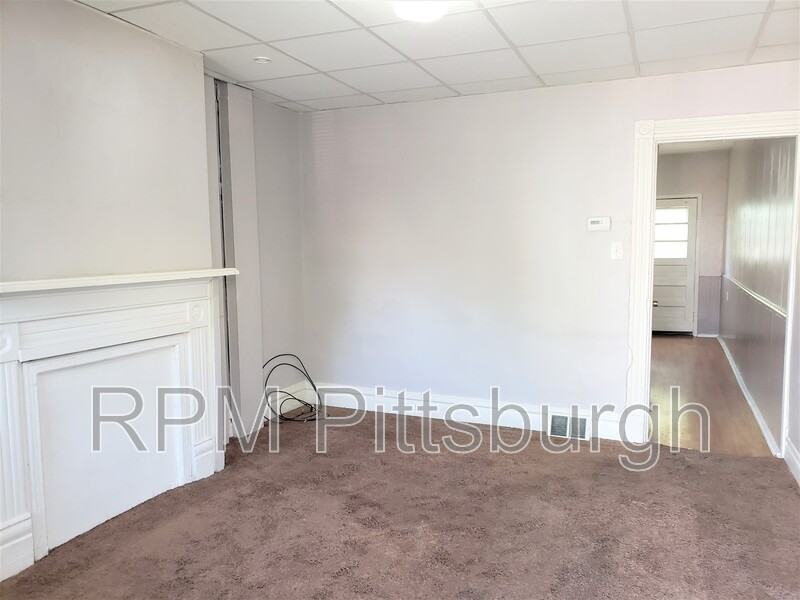 4554 1/2 Rosina Way - Photo 3 of 17