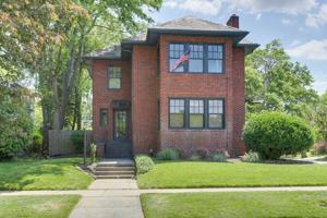 featured image of 1700 Claremont Ave