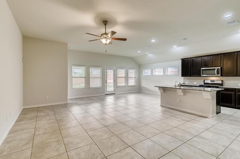 13827 Quiet Fox Ln - Photo 4 of 31