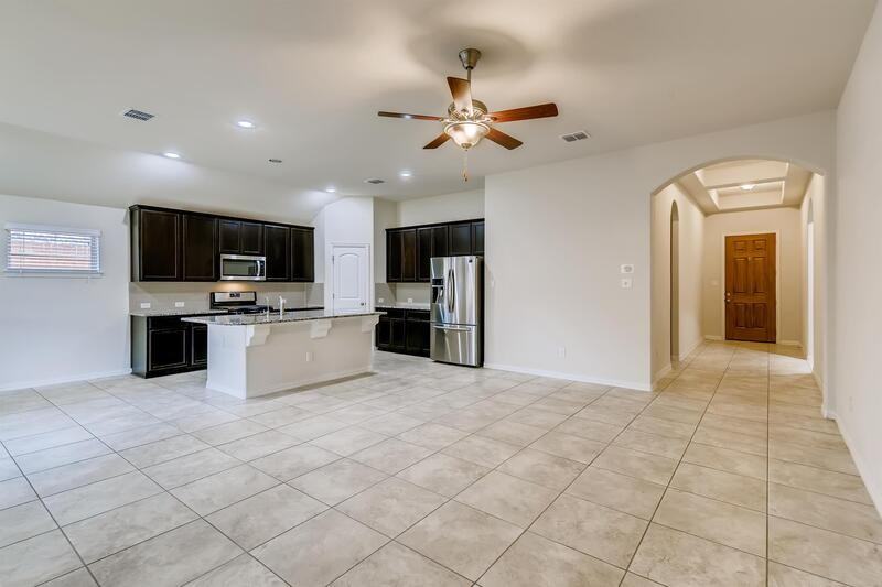13827 Quiet Fox Ln - Photo 5 of 31