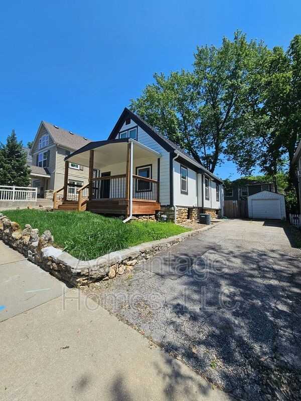 4619 Bell St - Photo 2 of 30