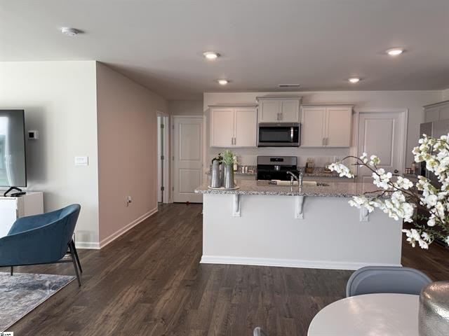 1883 Bridle Ln - Photo 6 of 18