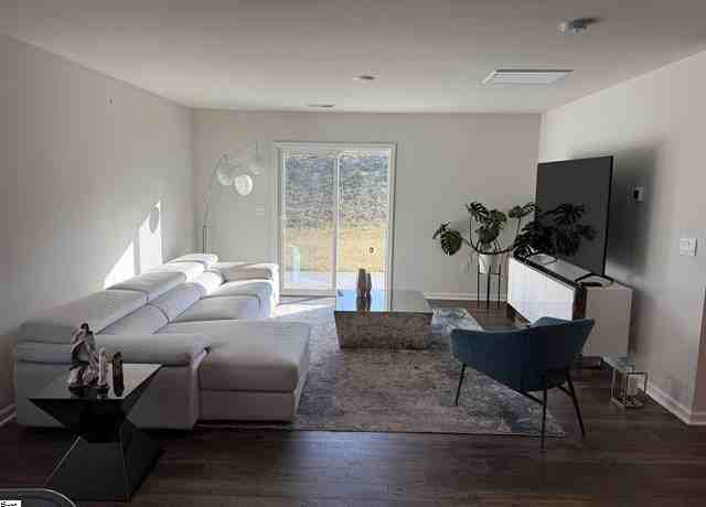 1883 Bridle Ln - Photo 7 of 18