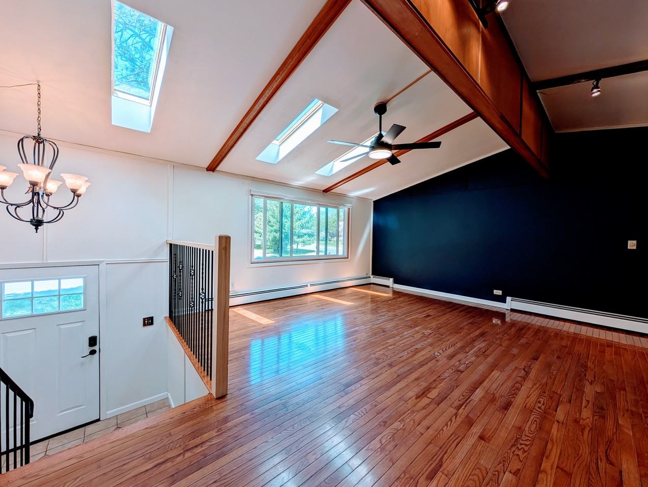 26745 Freeport Ave - Photo 3 of 23