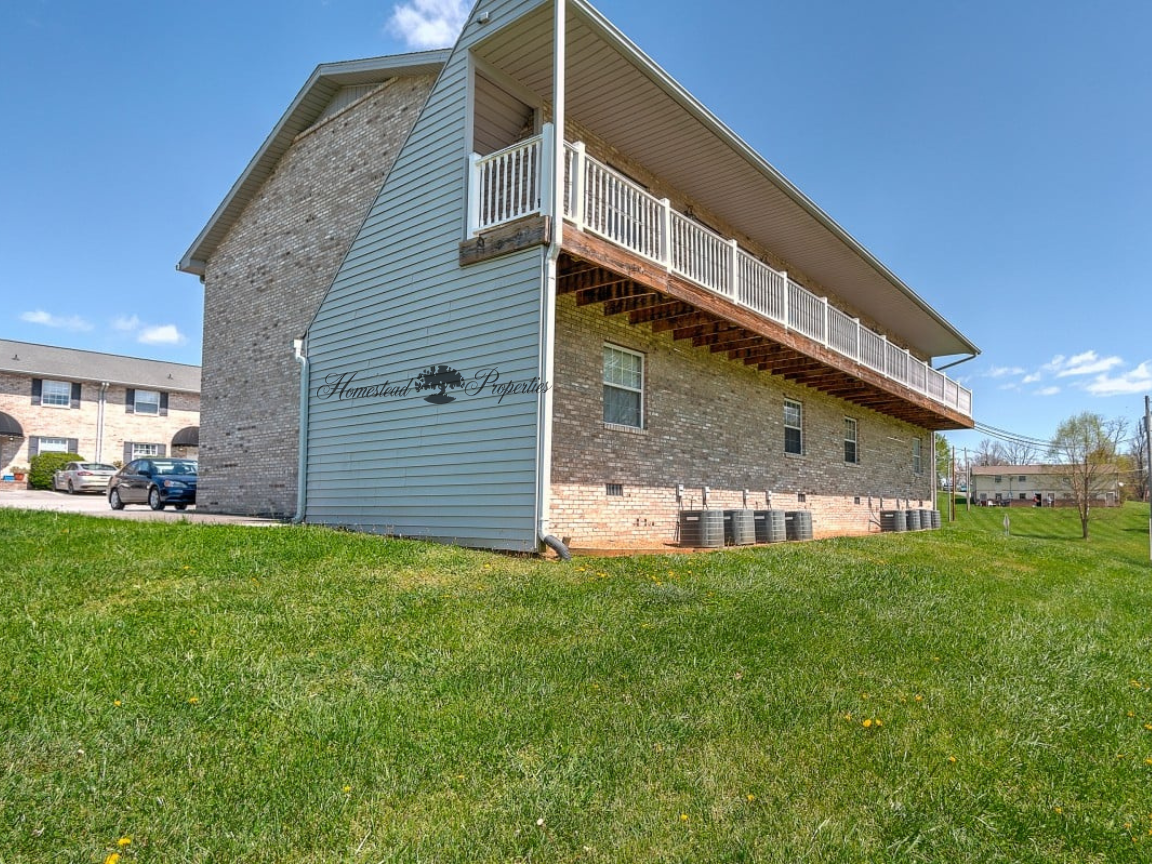108 Banks Rd - Photo 2 of 10