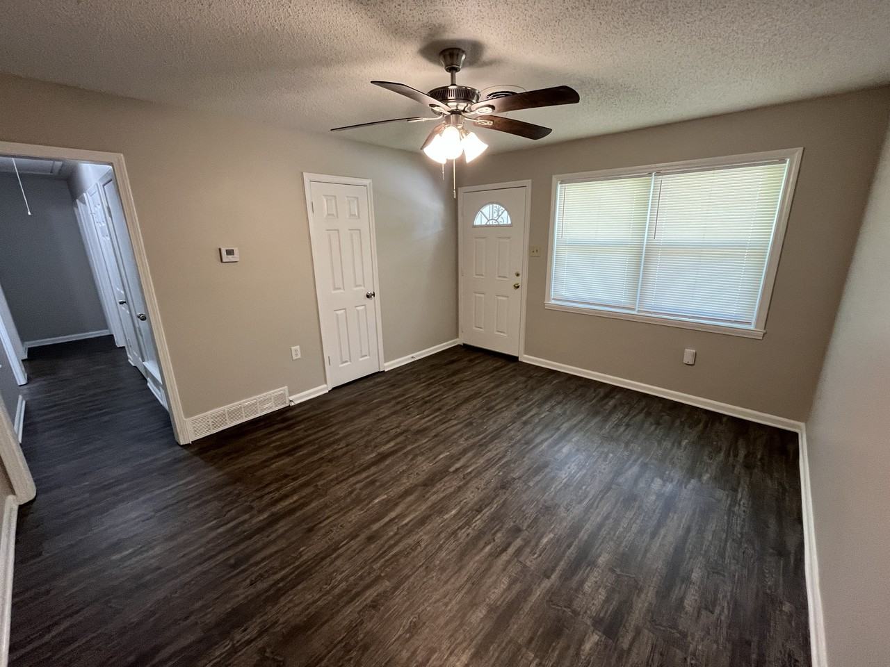 3165 Mackham Ave - Photo 3 of 23