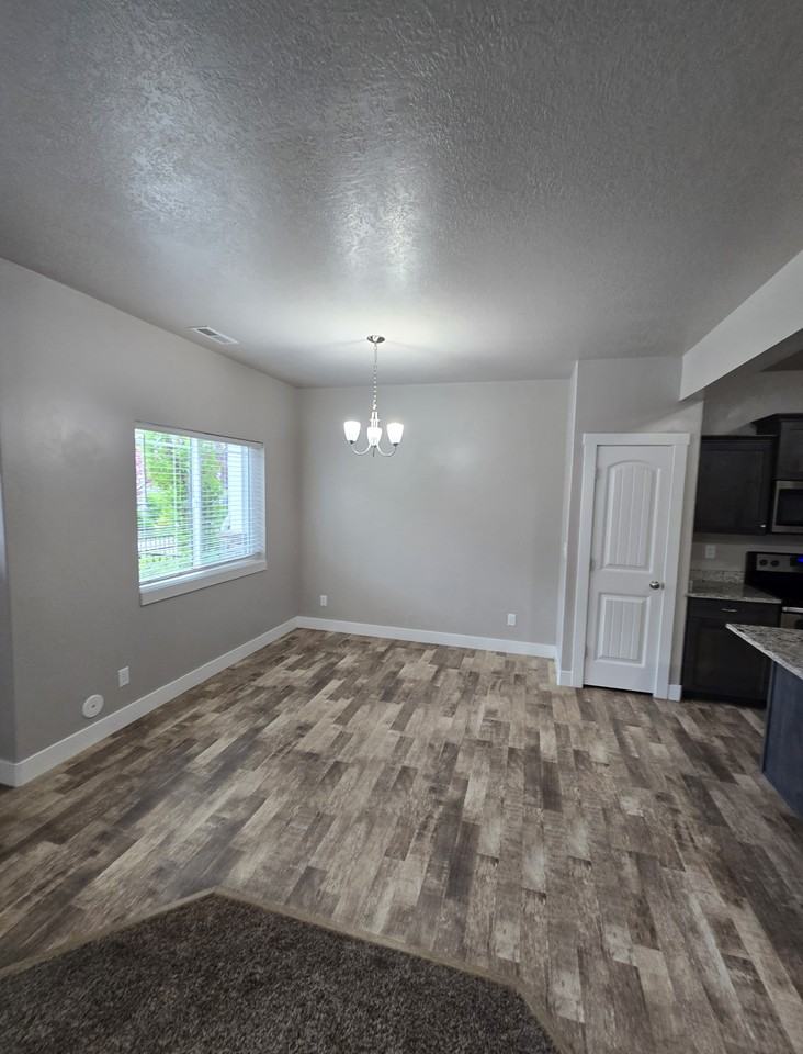 453 Wn #105 - Photo 3 of 11