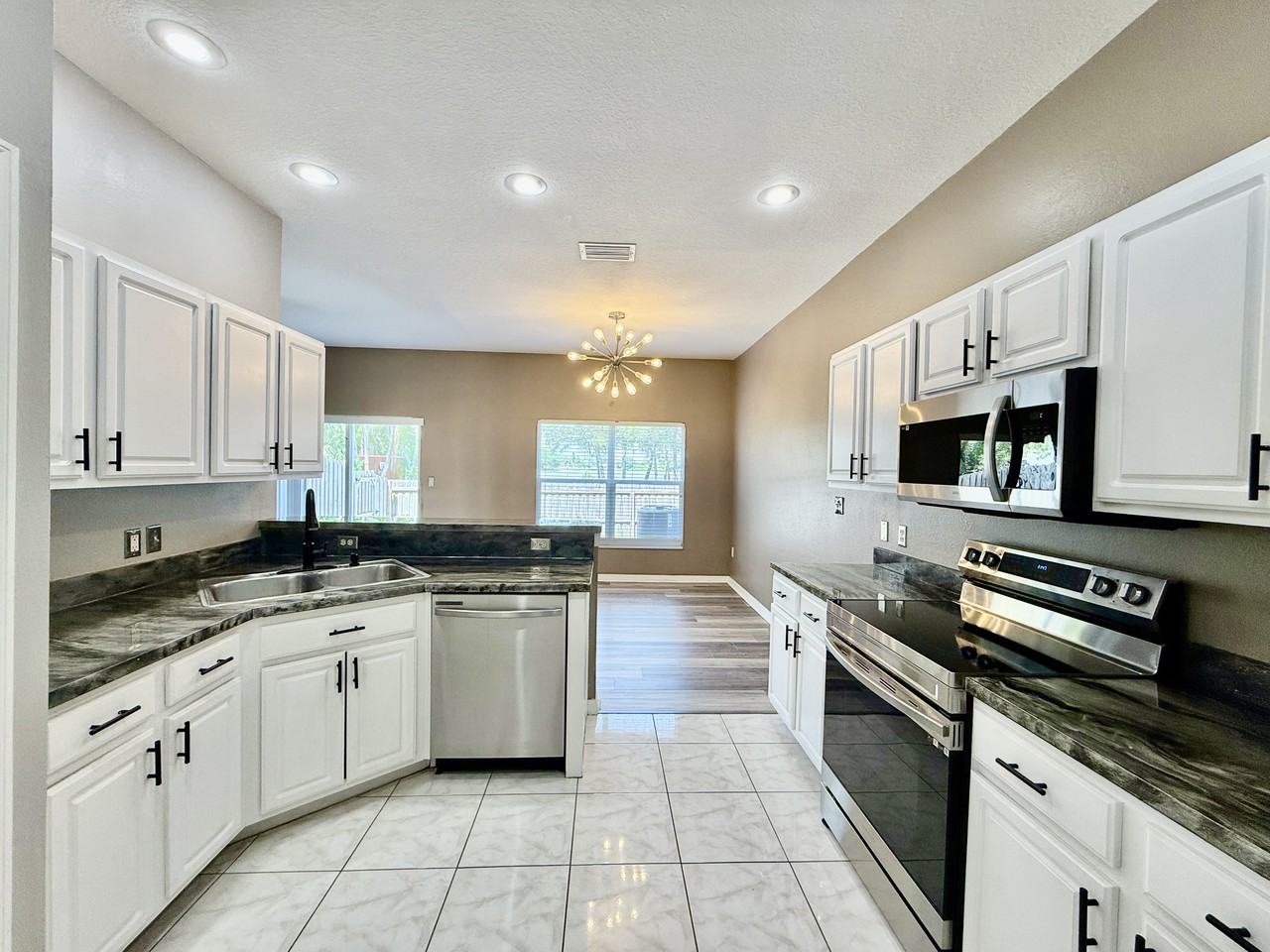 11020 Blaine Top Pl - Photo 5 of 33