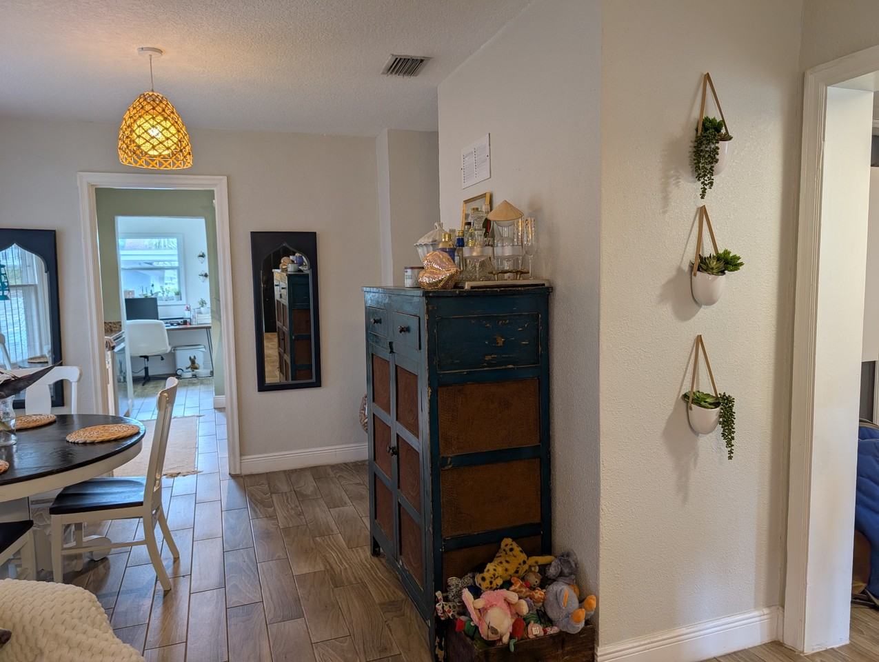1008 E Hamilton Ave - Photo 5 of 25