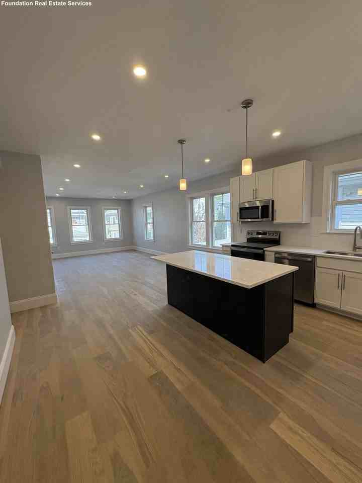 51 Fairbanks St #1
