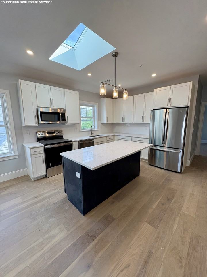 51 Fairbanks St #3 - Photo 3 of 12