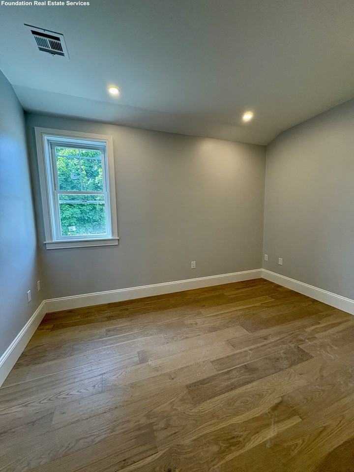 51 Fairbanks St #3 - Photo 6 of 12