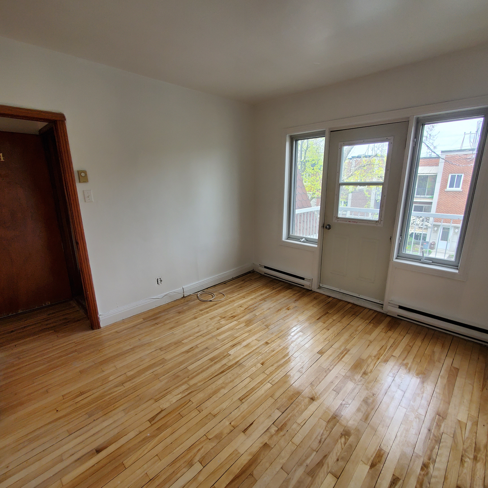 5120 Avenue Jeanne-d'Arc #4 - Photo 7 of 11