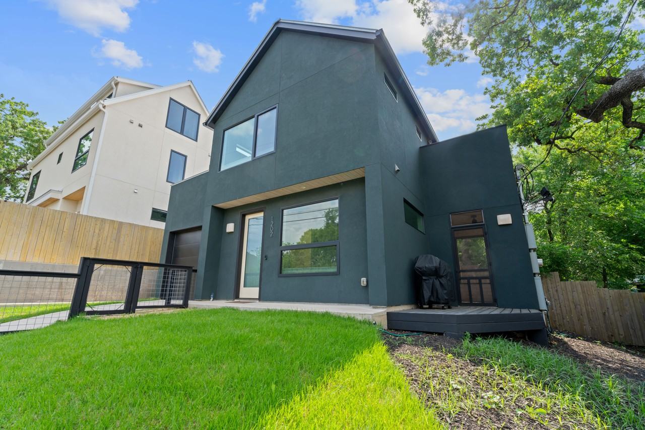 1202 Greenwood Ave #1 - Photo 2 of 48