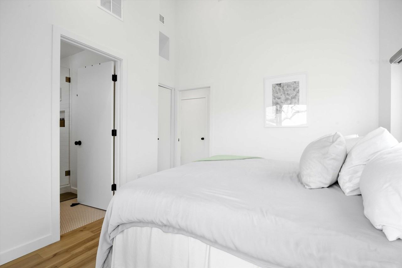 1202 Greenwood Ave #1 - Photo 3 of 48