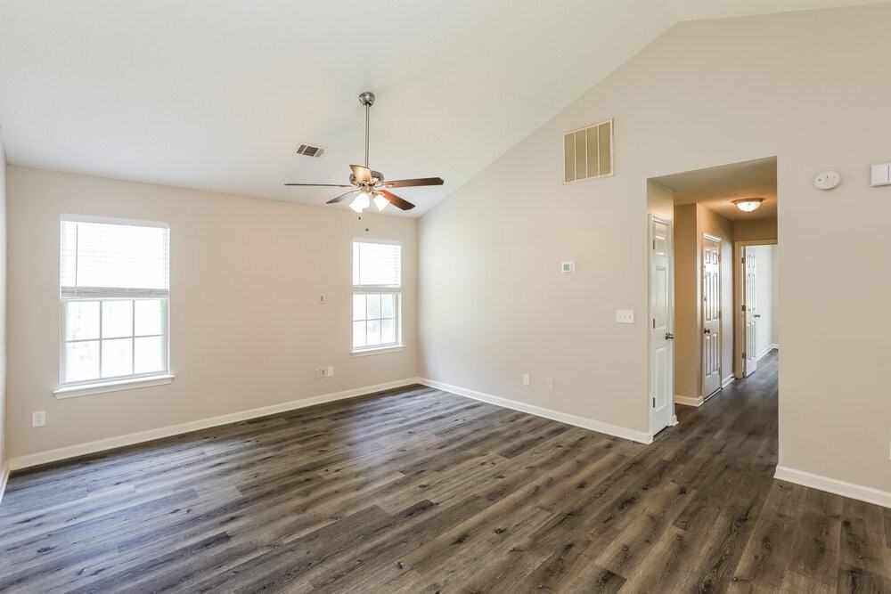 1310 Waterton Trl - Photo 4 of 16