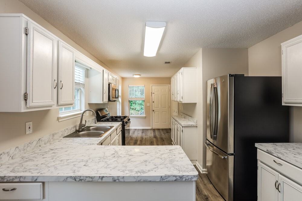 1310 Waterton Trl - Photo 6 of 16