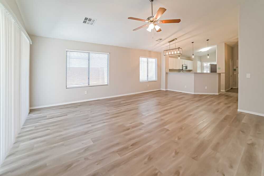 15337 W Lundberg St - Photo 4 of 16