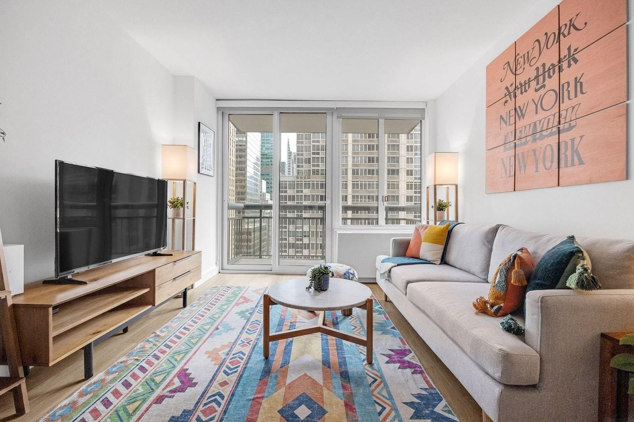 68 West 37th Street - Photo 3 of 31