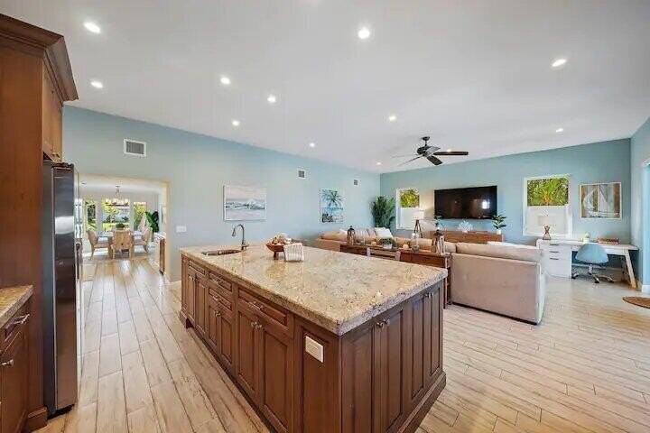 500 Sunrise Way - Photo 6 of 36