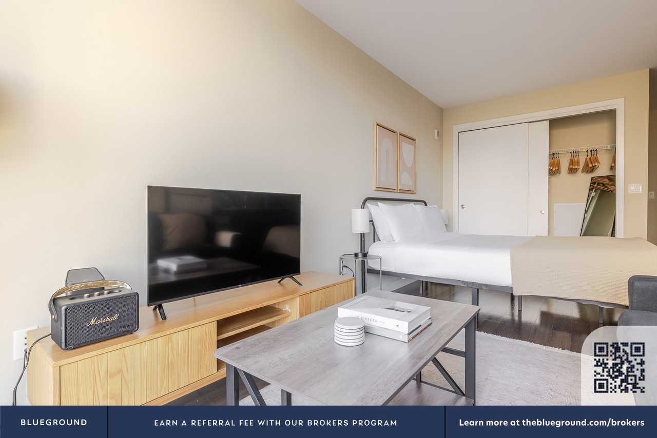 77 Exeter Street - Photo 5 of 19