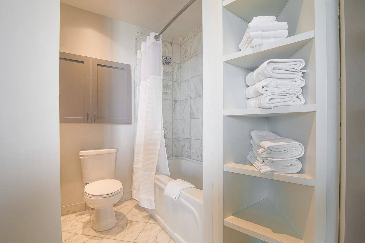 208 Queens Quay W #1031288P - Photo 5 of 8