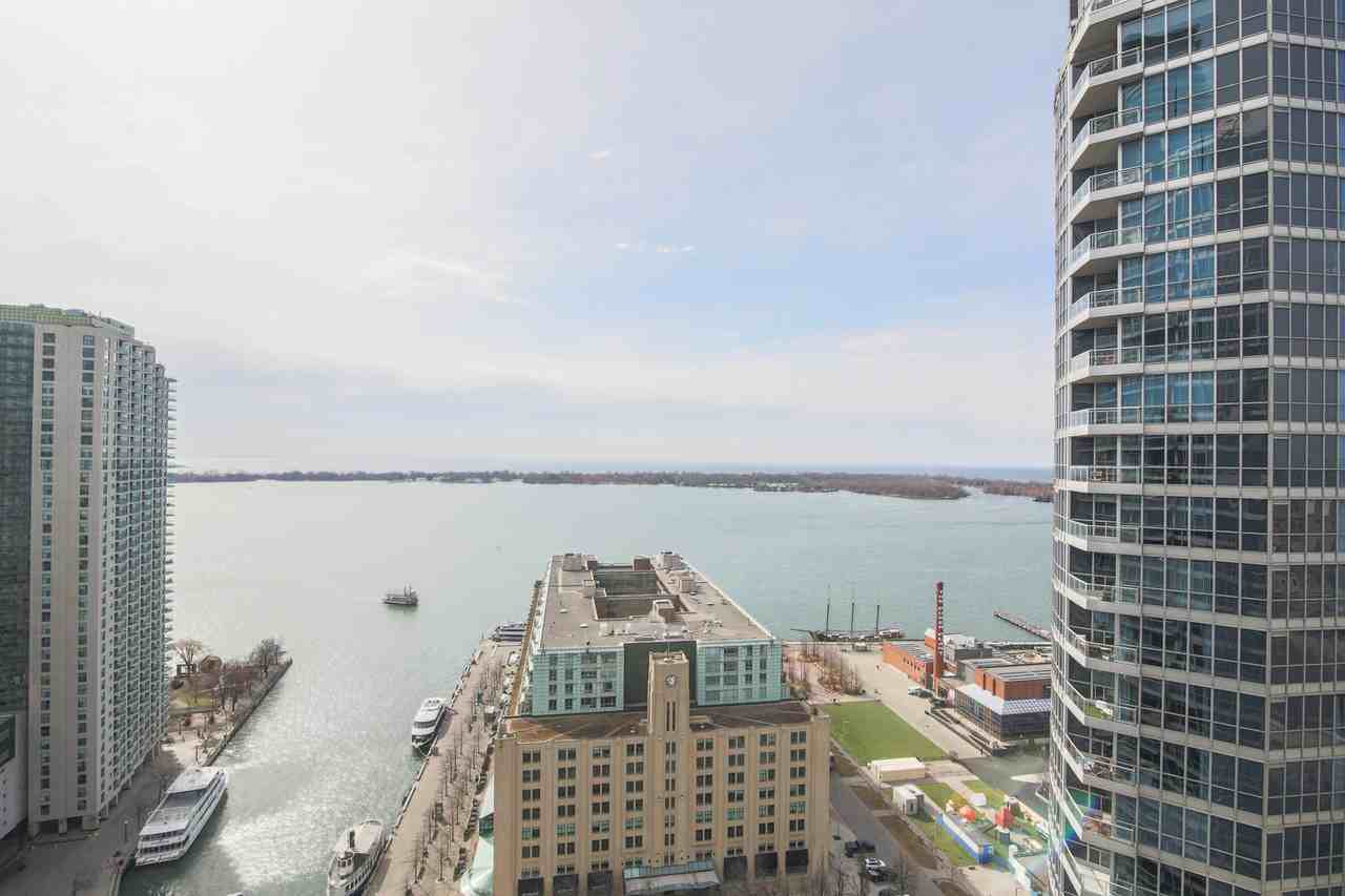 208 Queens Quay W #1031288P - Photo 7 of 8
