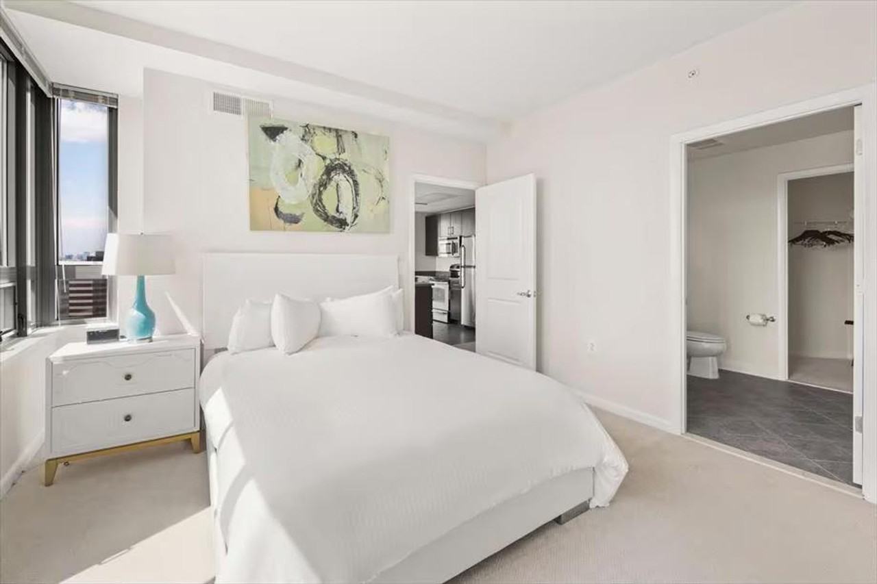 1405 South Fern Street #1054205P - Photo 7 of 30