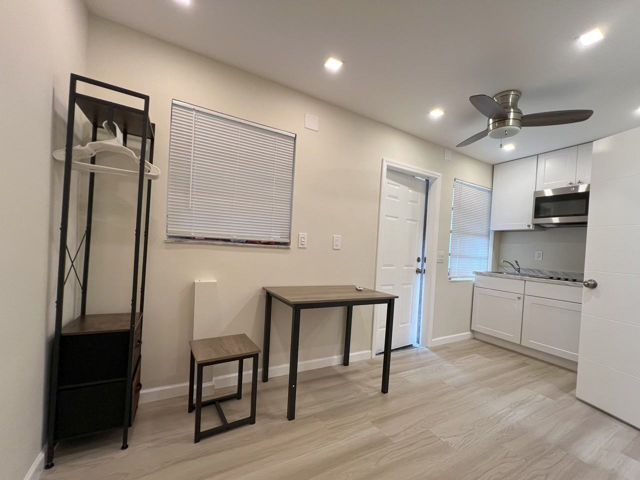 805 Northeast 7th Street #3 - Photo 3 of 12