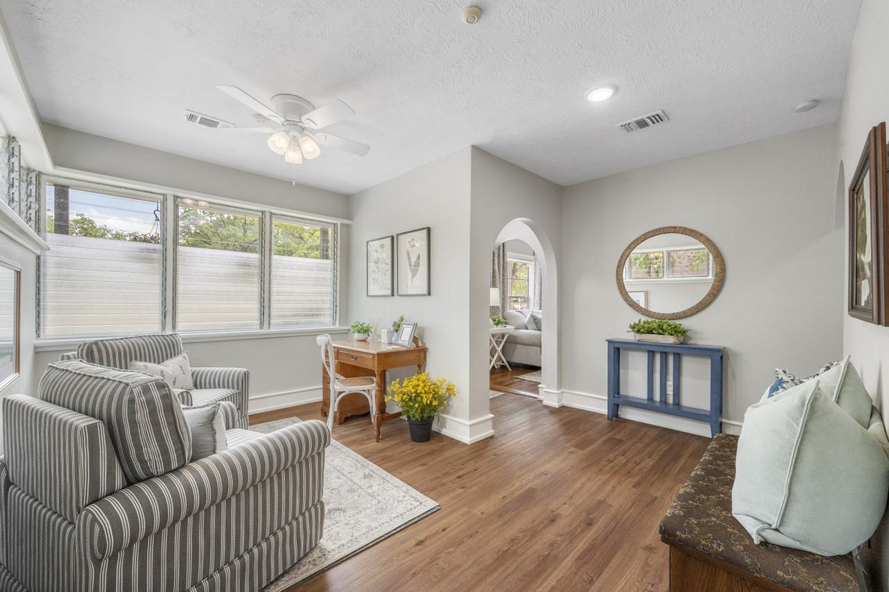 728 Meadow Ln #1093291P - Photo 2 of 22