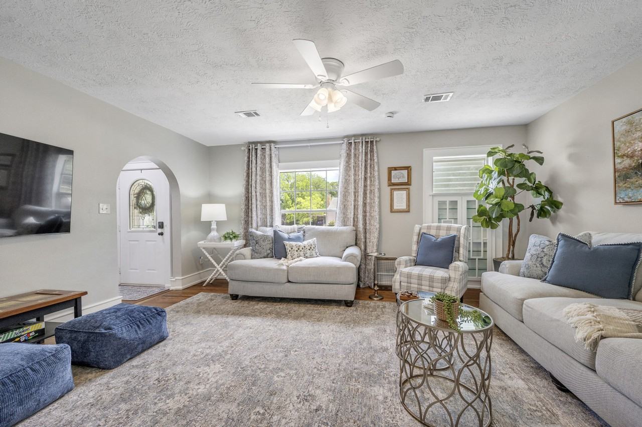 728 Meadow Ln #1093291P - Photo 3 of 22