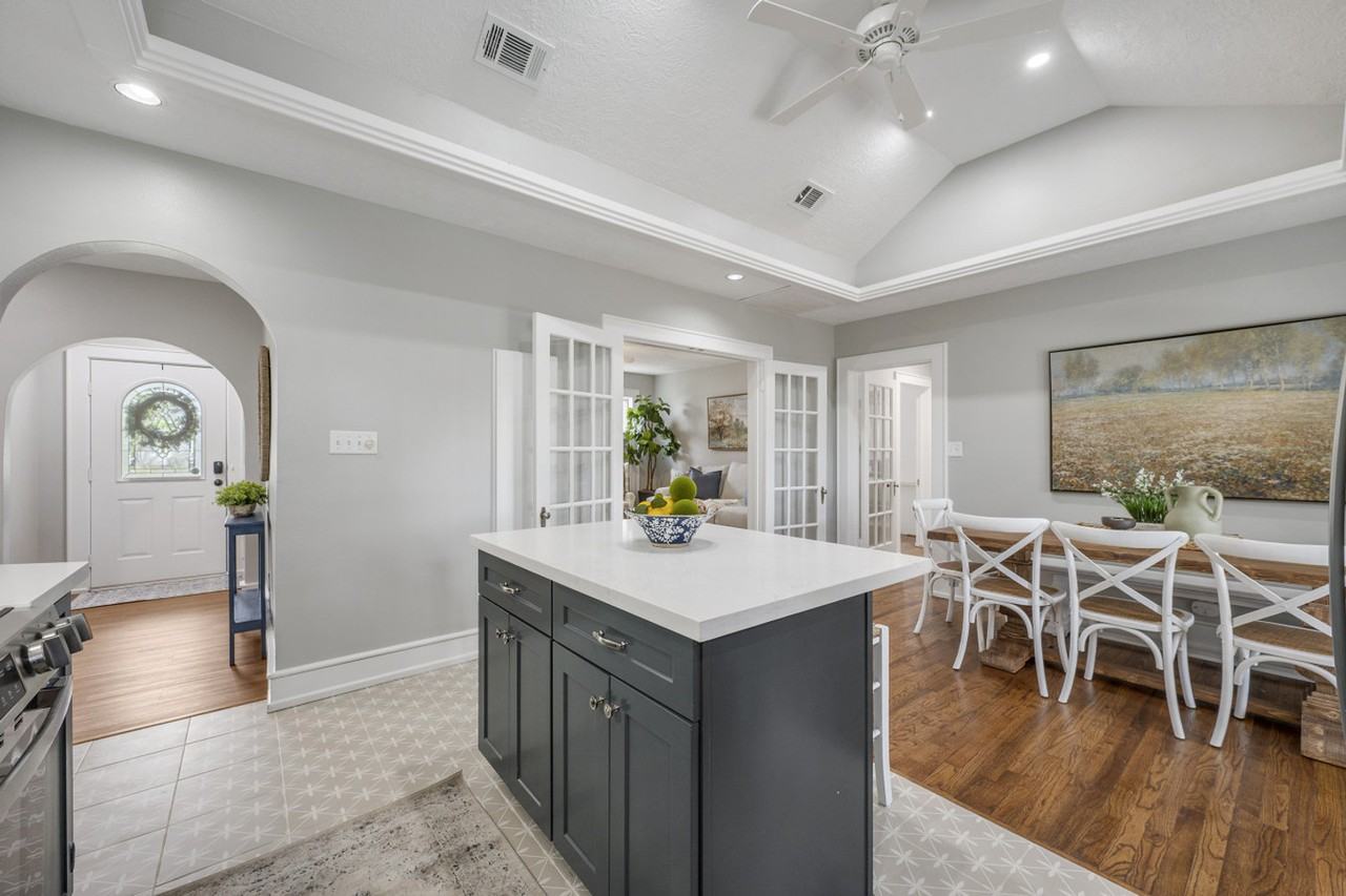 728 Meadow Ln #1093291P - Photo 6 of 22