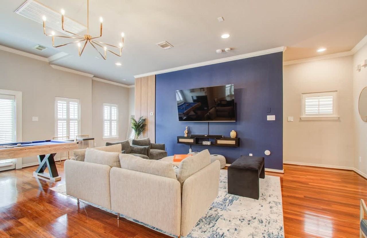 543 T C Jester Blvd #1225766P - Photo 3 of 18