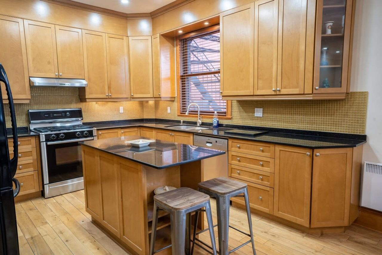 1475 Rue Saint-Zotique E #1226346P - Photo 3 of 20