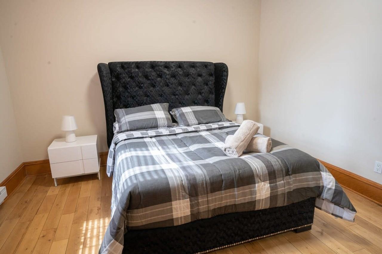 1475 Rue Saint-Zotique E #1226346P - Photo 7 of 20