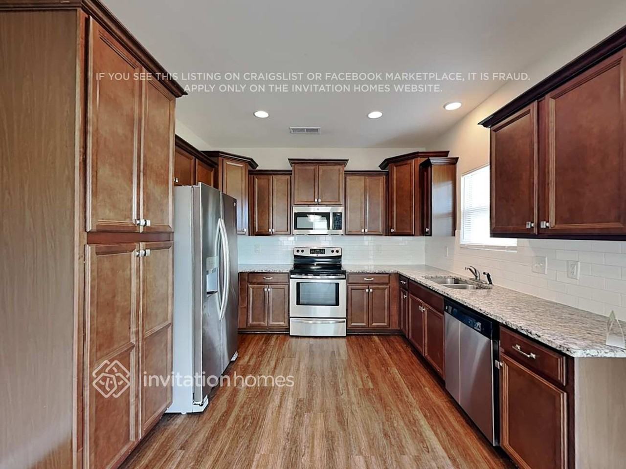 5355 Roberta Crossing Dr - Photo 7 of 12