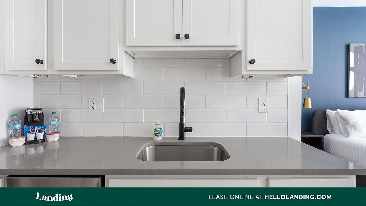 4014 Ludlow St - Photo 3 of 50