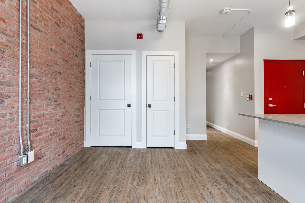 90 John Street South #2 - Photo 6 of 13