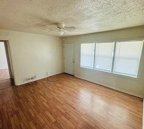 1306 State St - Photo 3 of 4