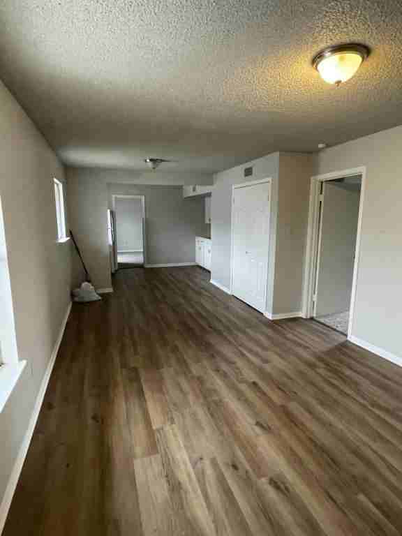 948 S 15th St - Photo 3 of 8