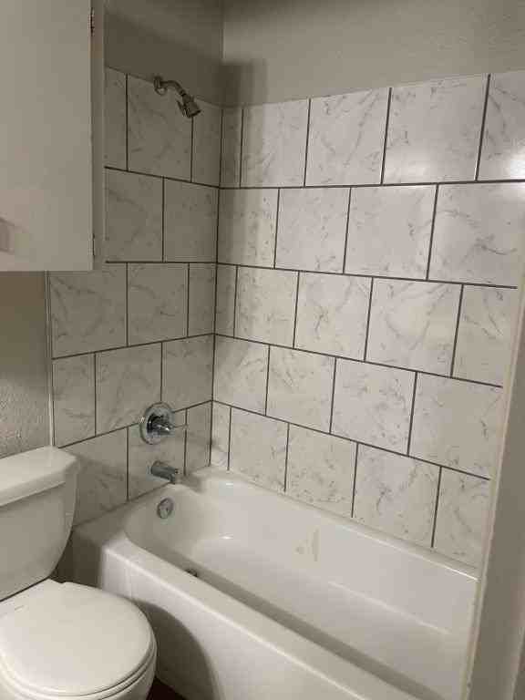 948 S 15th St - Photo 4 of 8