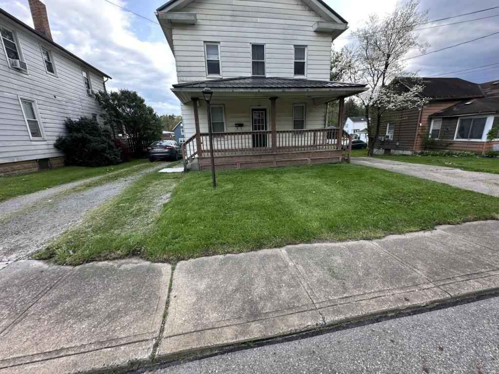 469 Park Ave - Photo 2 of 12