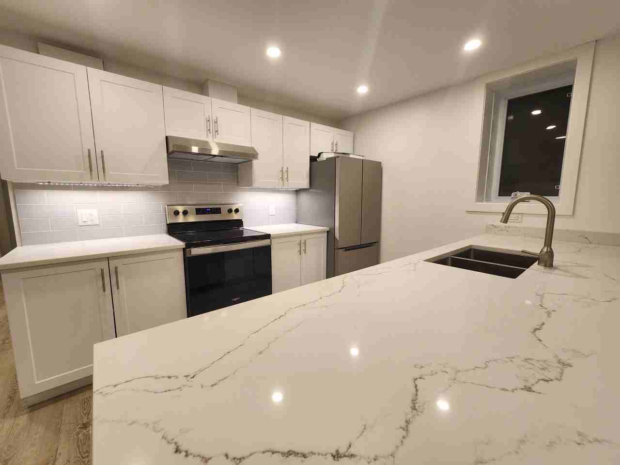 574 Byron Ave - Photo 2 of 12