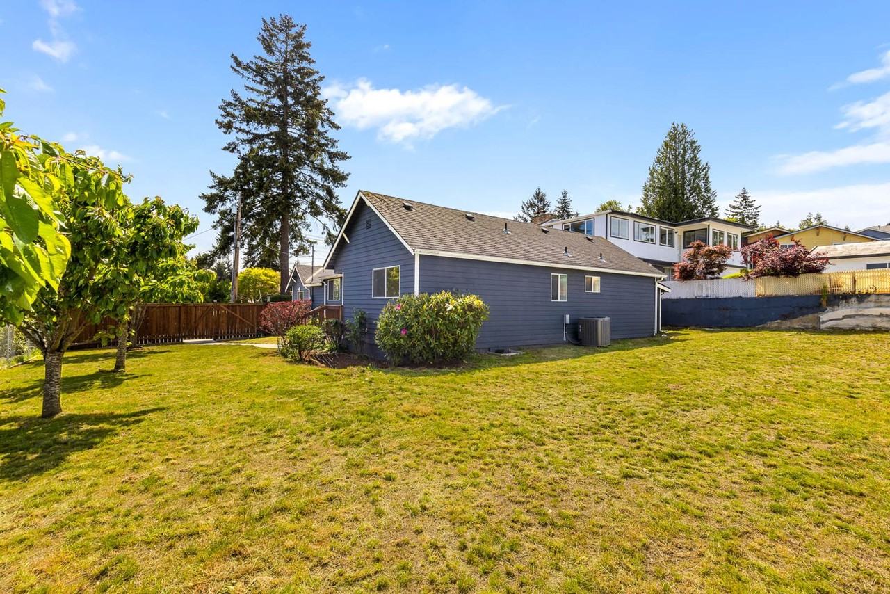 4324 S 171st St - Photo 3 of 18